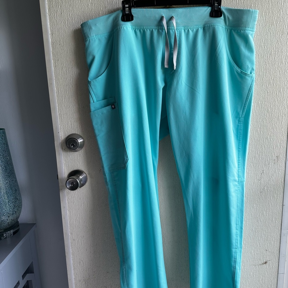 Figs Fresh Aqua Kade XXL